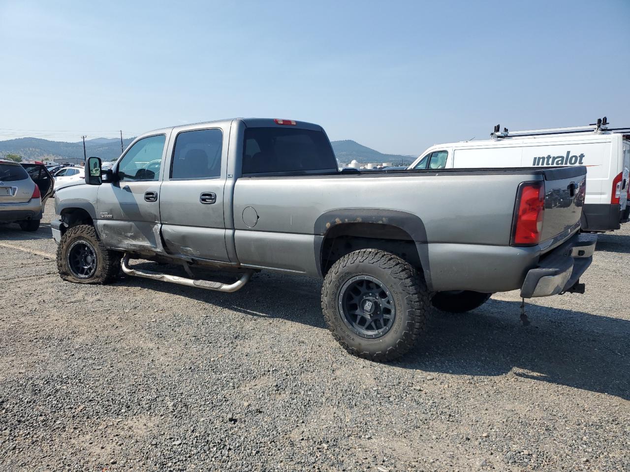2006 Chevrolet Silverado K3500 - Image 2