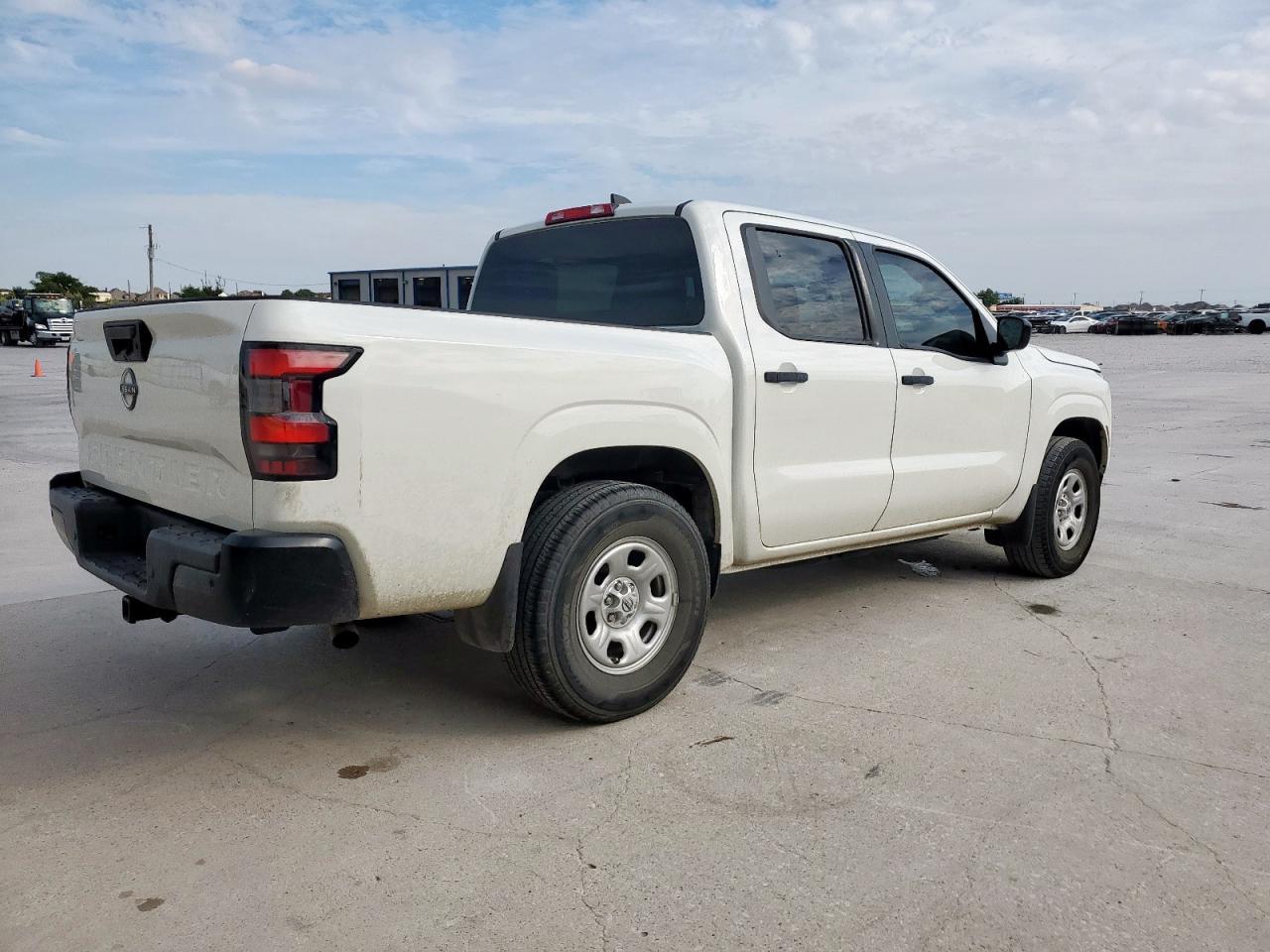 2022 Nissan Frontier S - Image 3