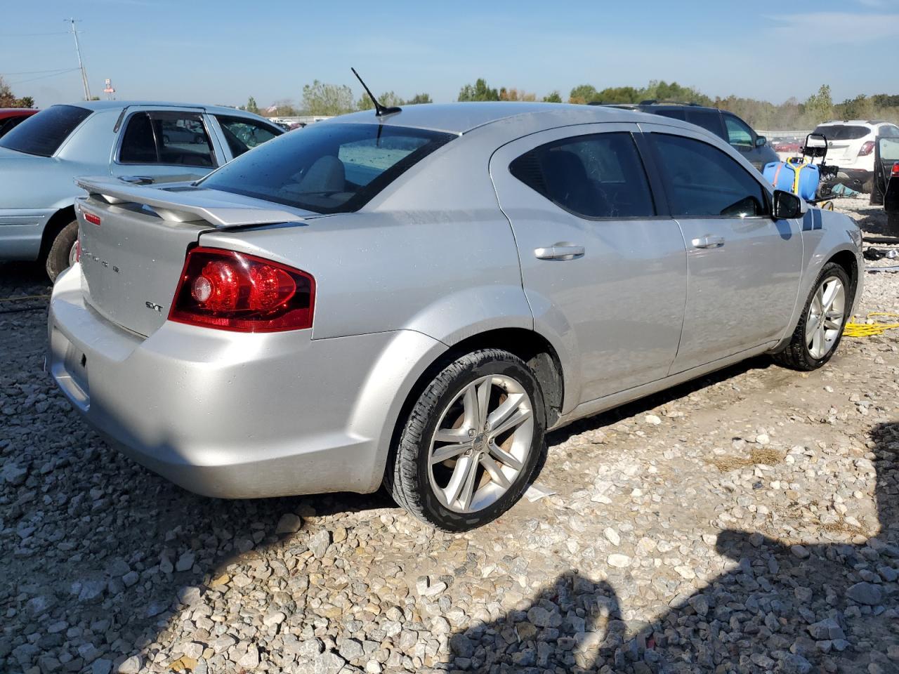 2012 Dodge Avenger Sxt - Image 3