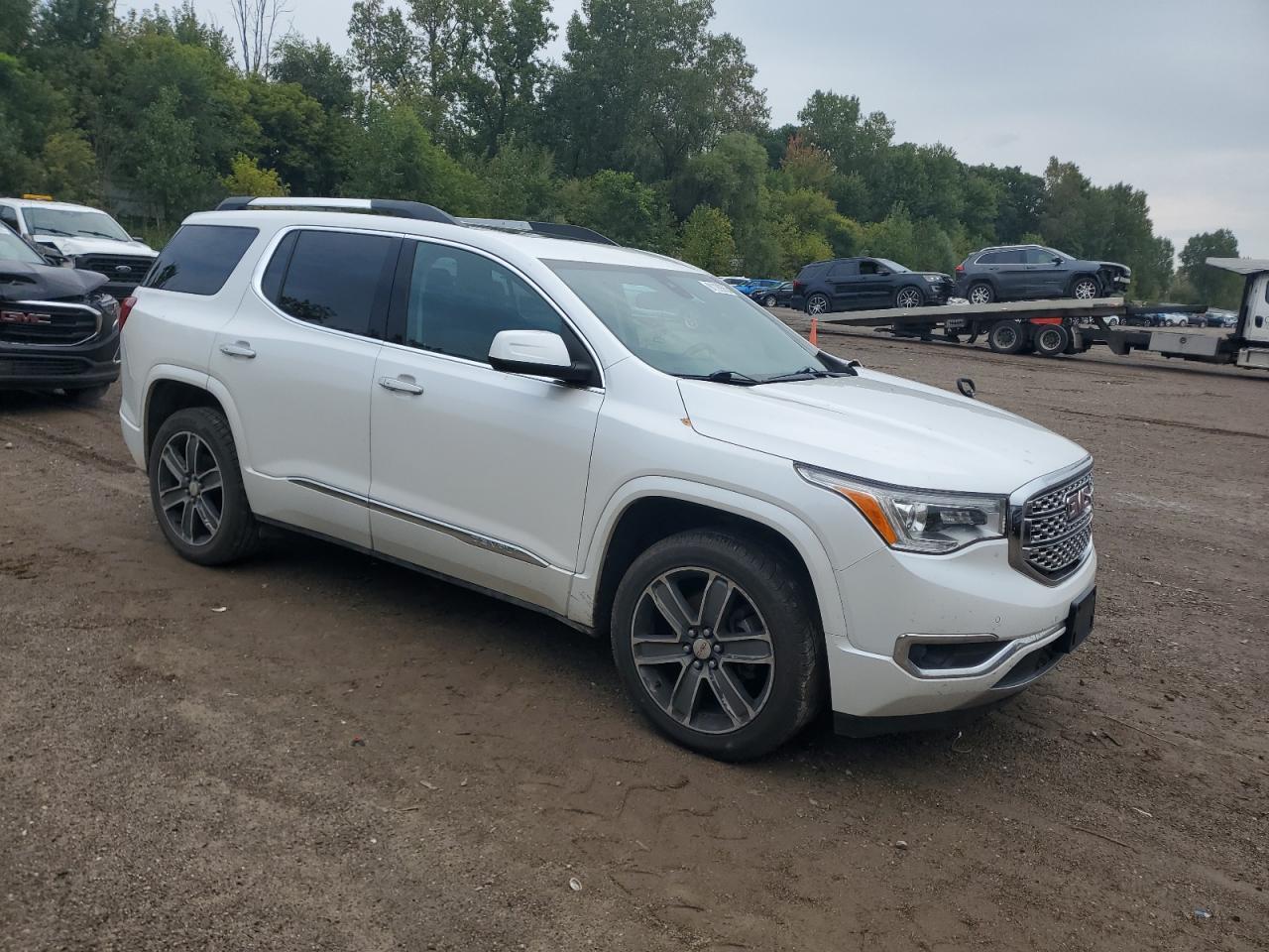 2017 GMC Acadia Denali - Фото 4