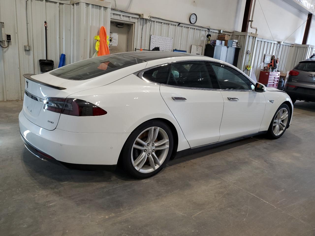 2016 Tesla Model S - Image 3