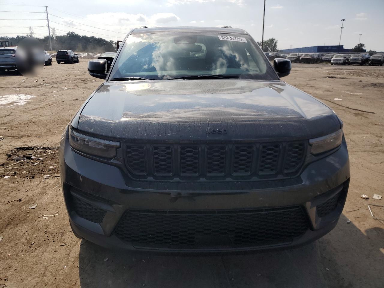 2024 Jeep Grand Cherokee Laredo - Image 5