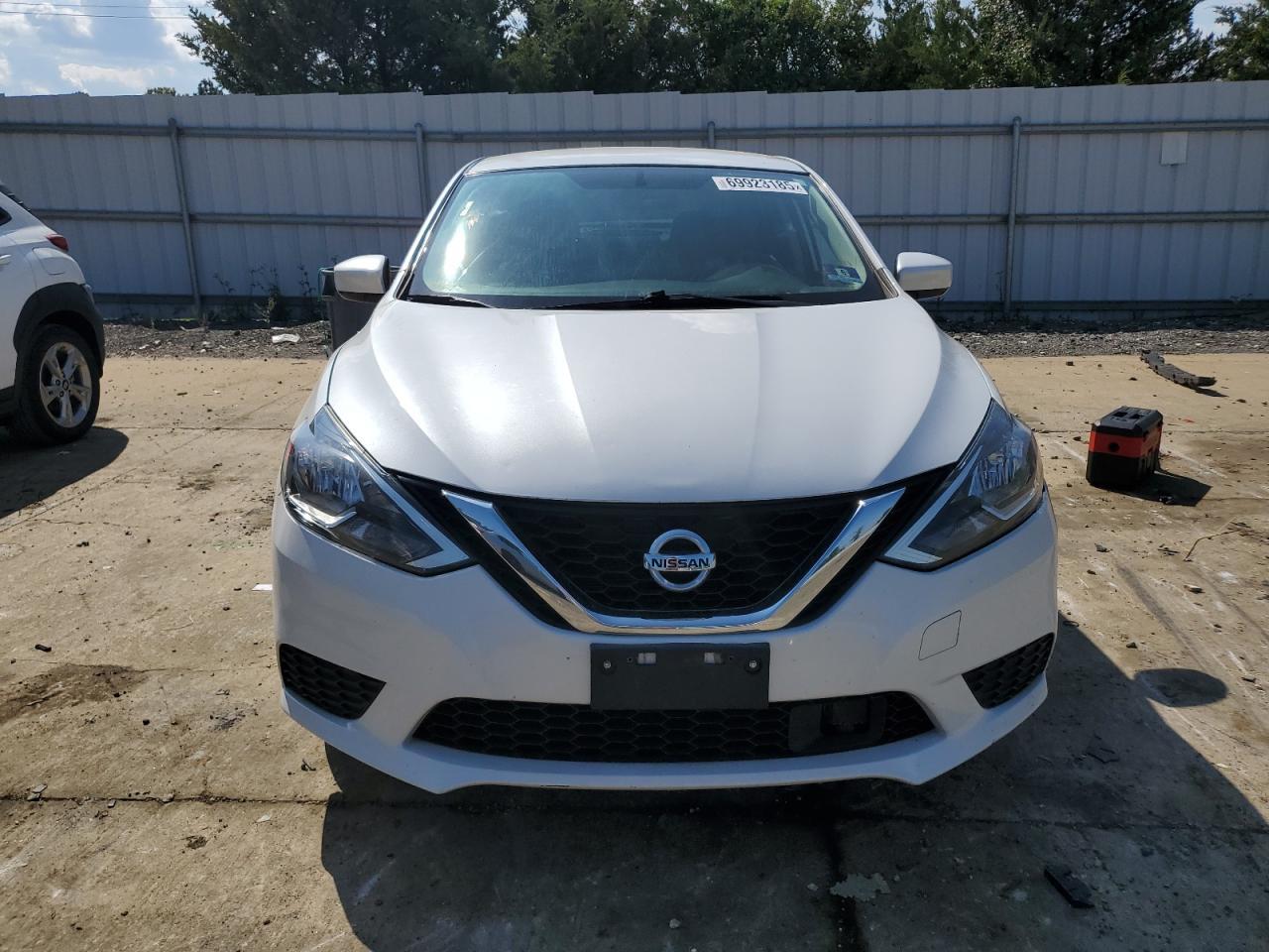 2019 Nissan Sentra S - Фото 5