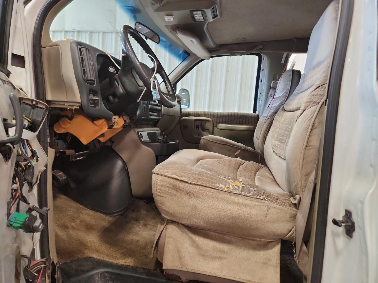 2000 Chev Express Cargo 1500 1 - Фото 7