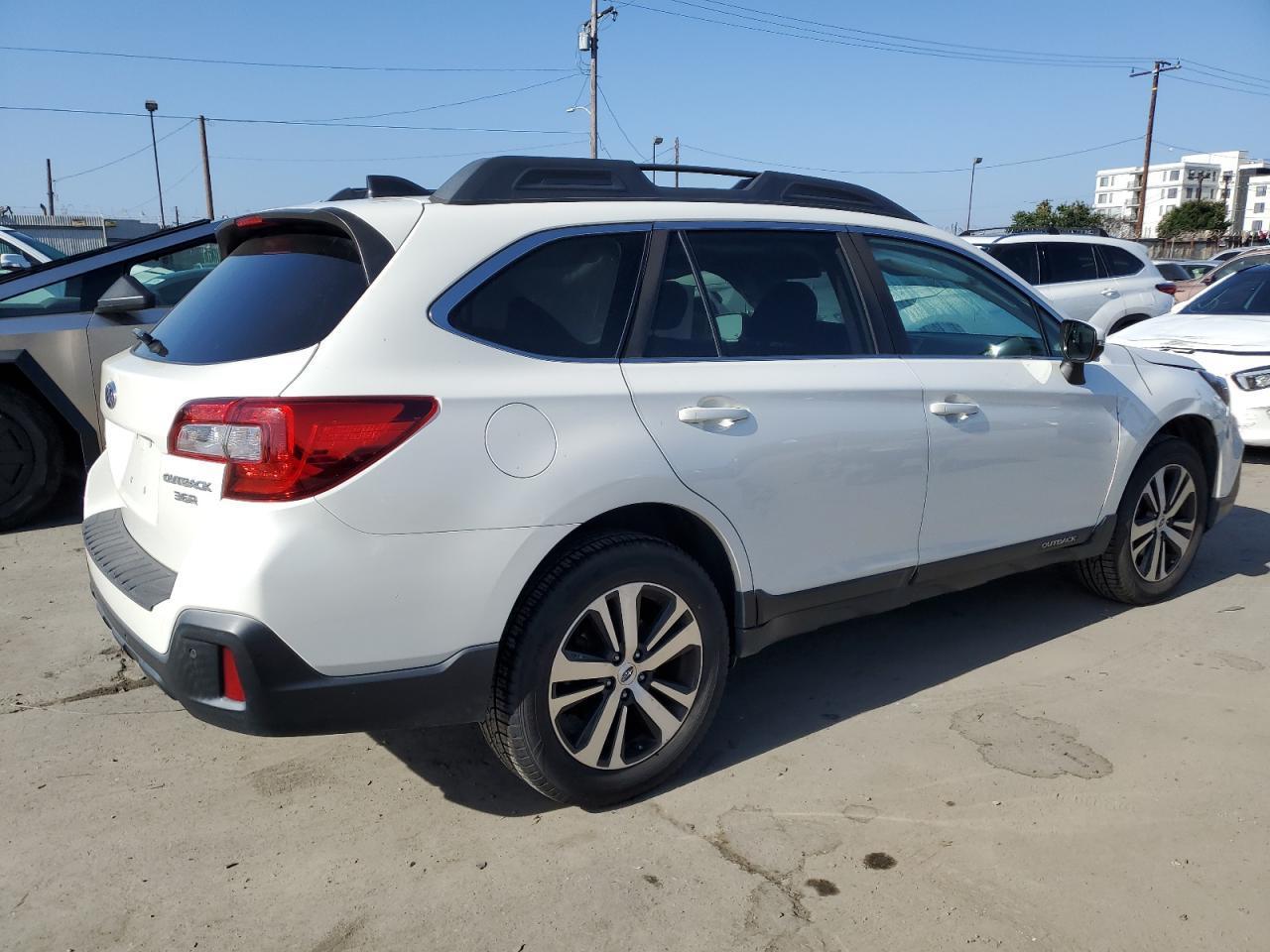2019 Subaru Outback 3.6R Limited - Image 3