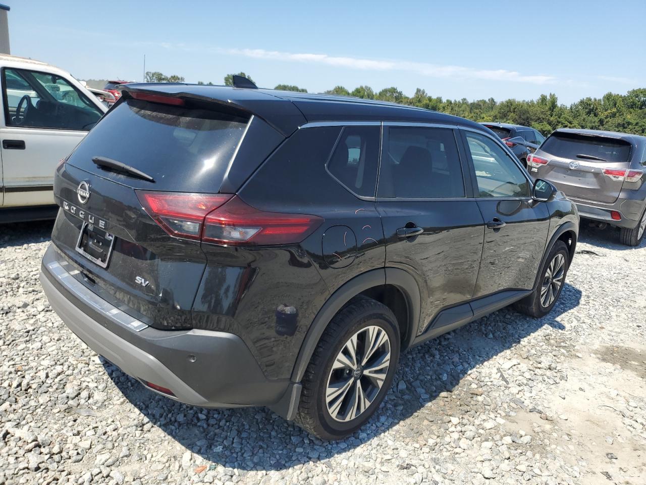 2023 Nissan Rogue Sv - Image 3