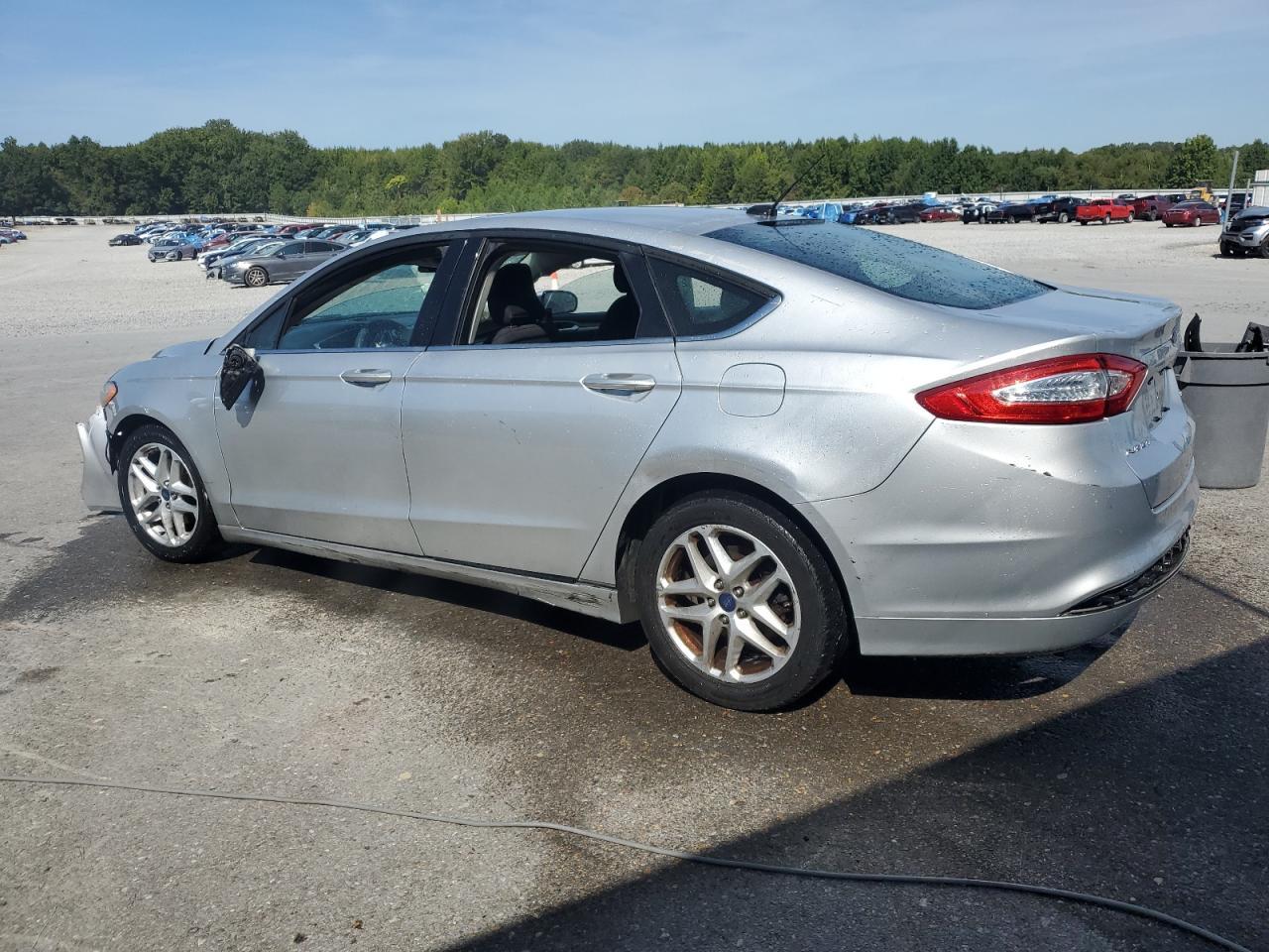 2016 Ford Fusion Se - Image 2