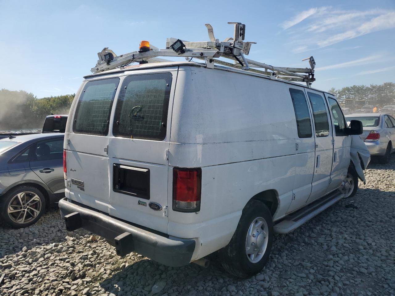 2013 Ford Econoline E250 Van - Image 3