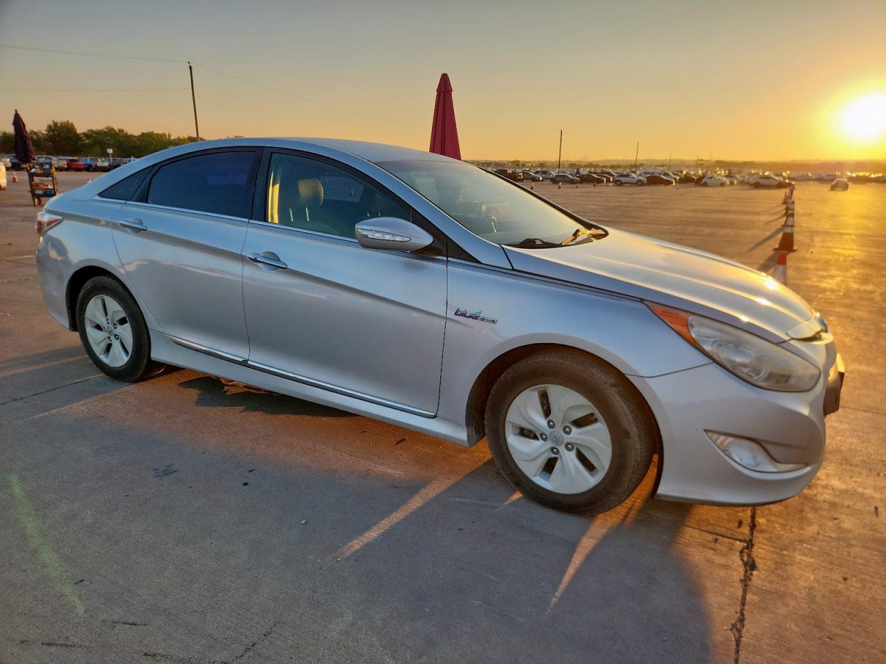 2015 Hyundai Sonata Hybrid - Image 4