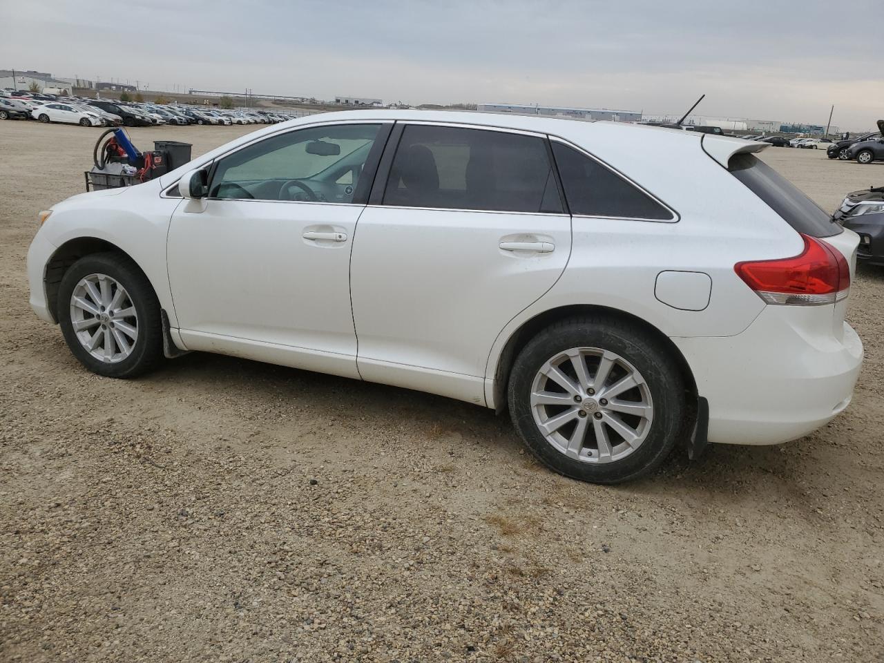 2011 Toyota Venza - Фото 2