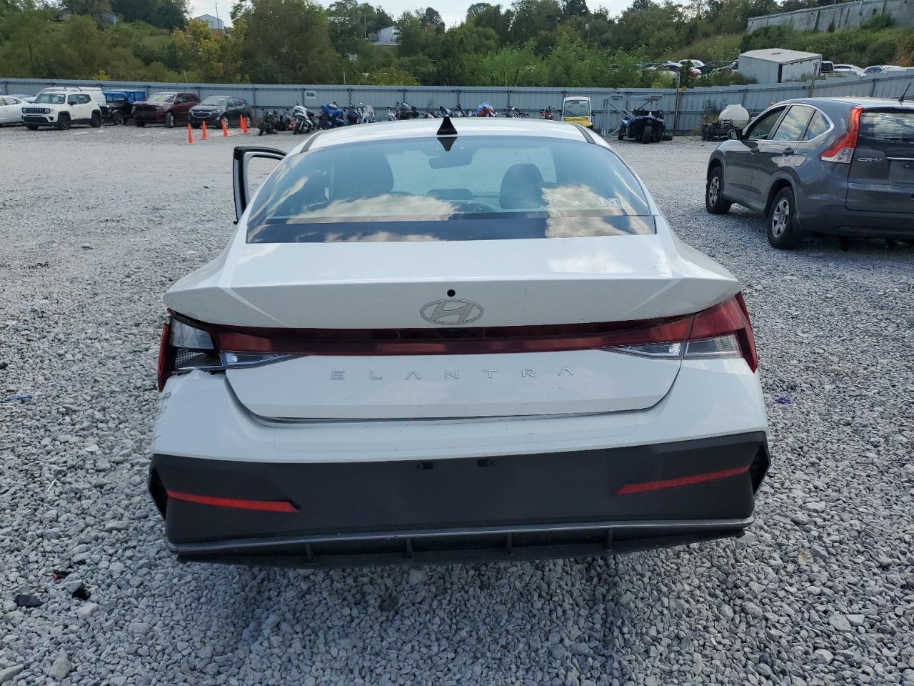 2024 Hyundai Elantra Se - Фото 6