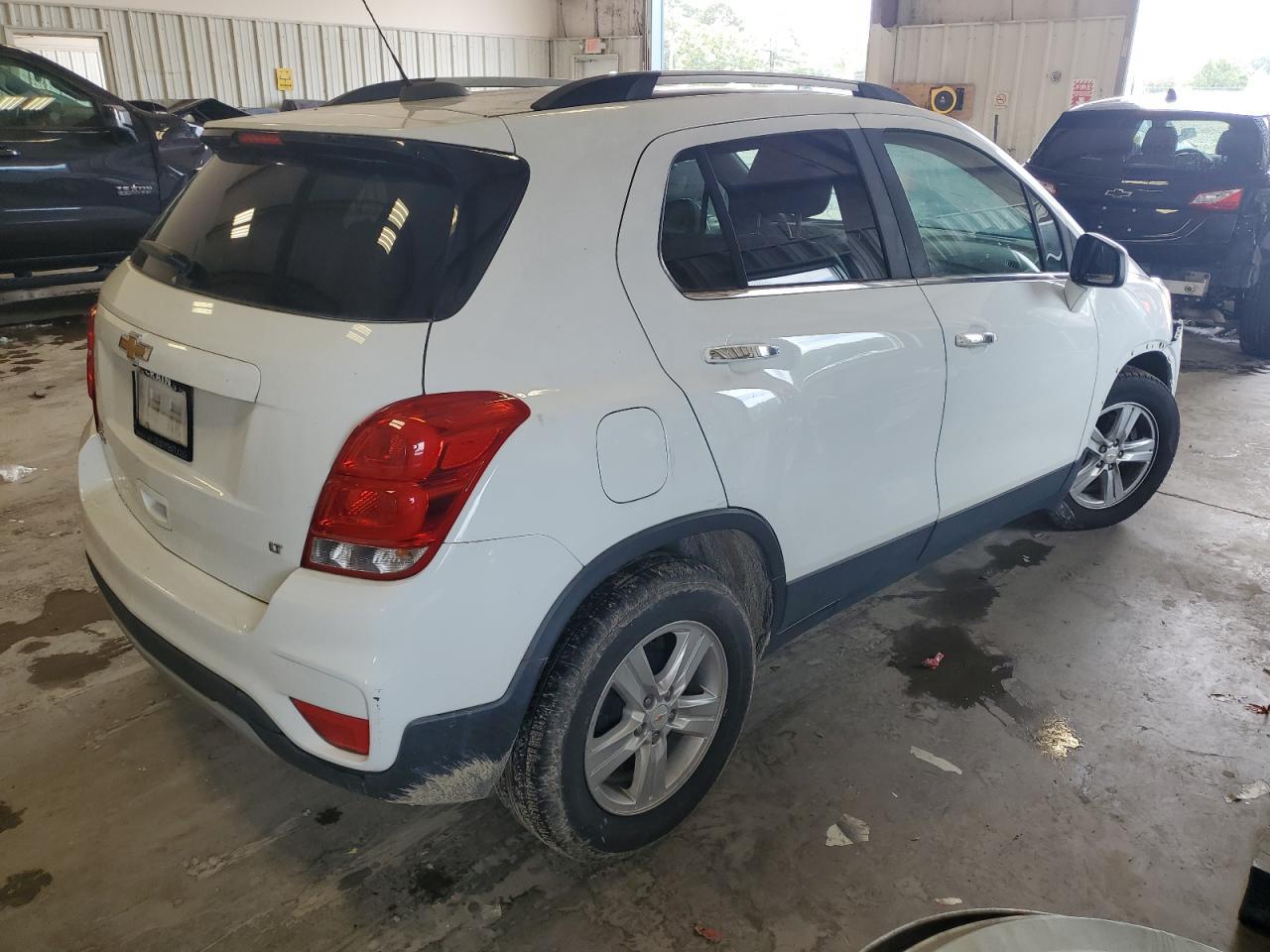 2019 Chevrolet Trax 1Lt - Image 3