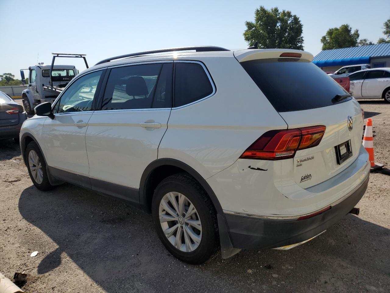 2018 Volkswagen Tiguan Se - Image 2