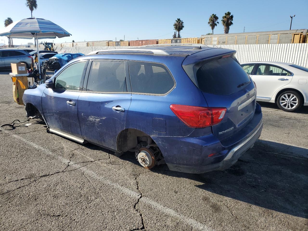 2018 Nissan Pathfinder S - Фото 2