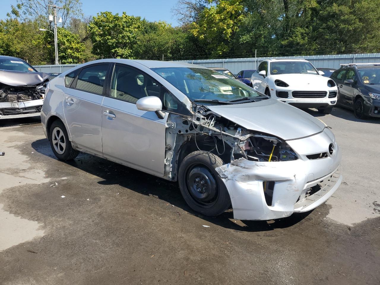 2013 Toyota Prius - Фото 4