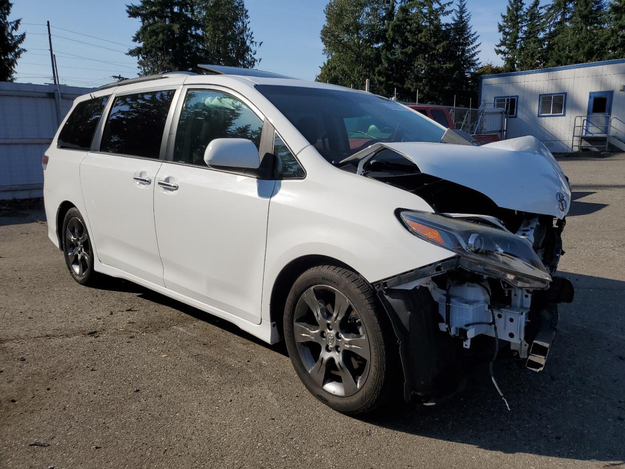 2016 Toyota Sienna Se - Image 4