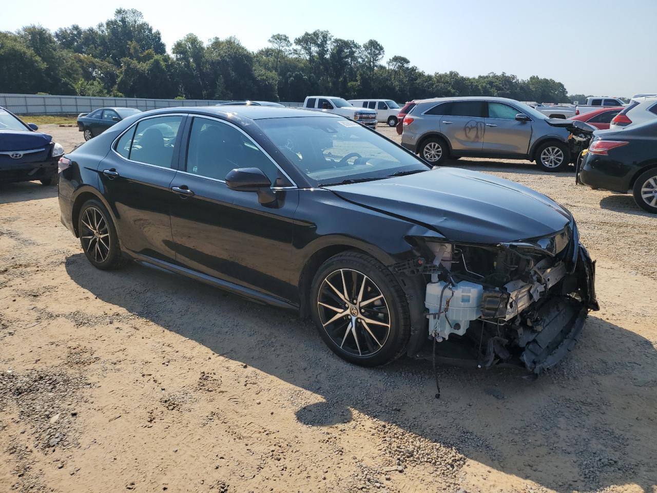 2021 Toyota Camry Se - Фото 4