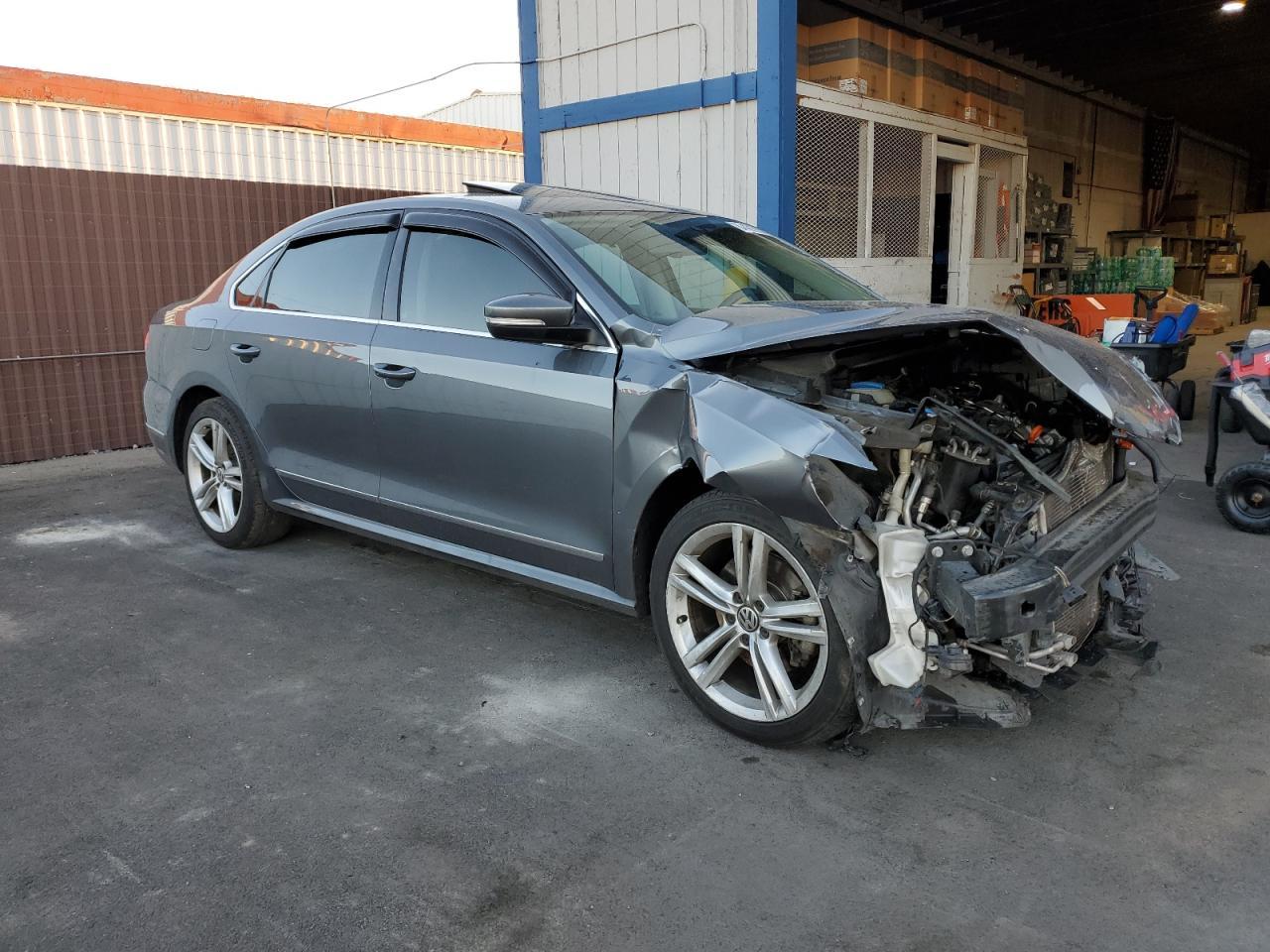 2014 Volkswagen Passat Se - Image 4