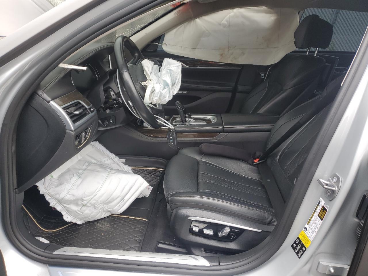 2016 BMW 750 Xi - Фото 7