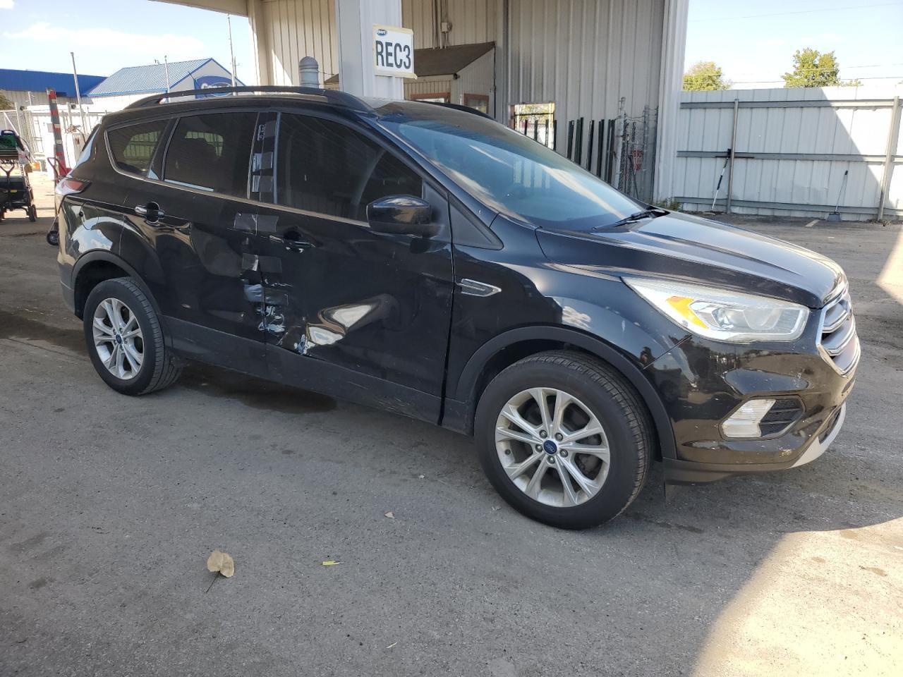 2017 Ford Escape Se - Фото 4