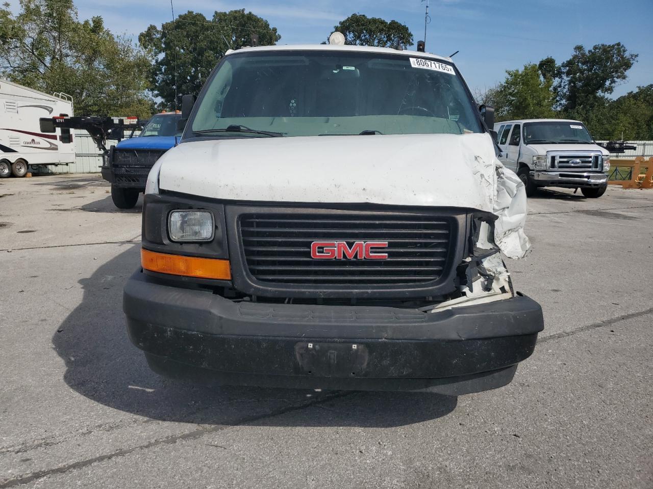 2017 GMC Savana G2500 - Фото 5