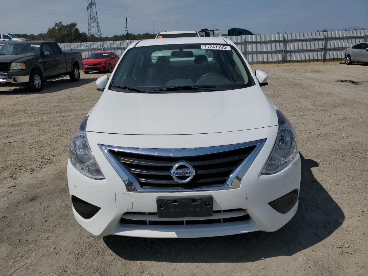 2019 Nissan Versa S - Фото 5