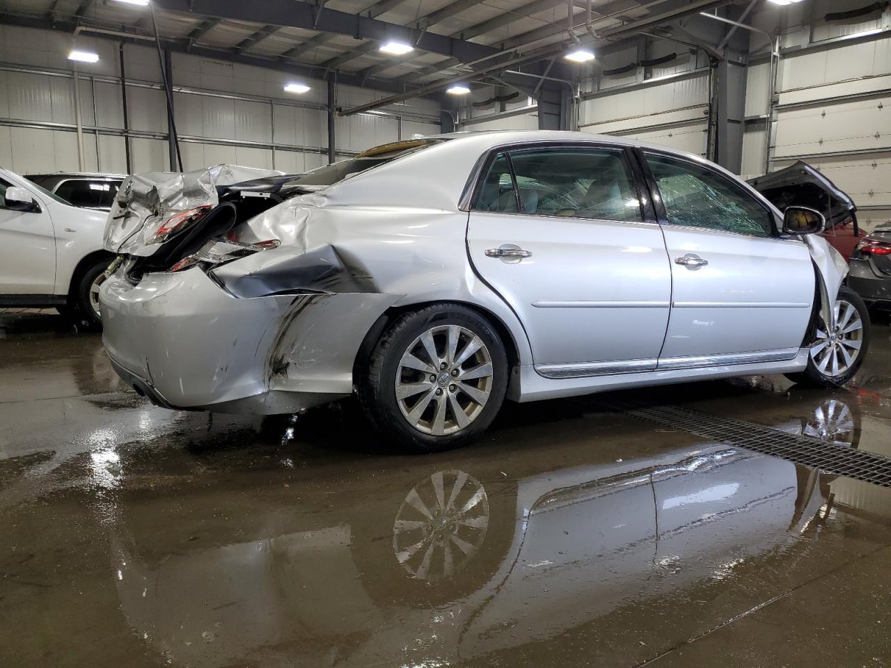 2011 Toyota Avalon Base - Фото 3