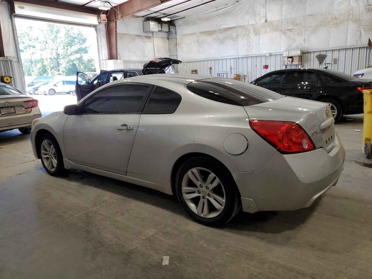 2011 Nissan Altima S - Image 2