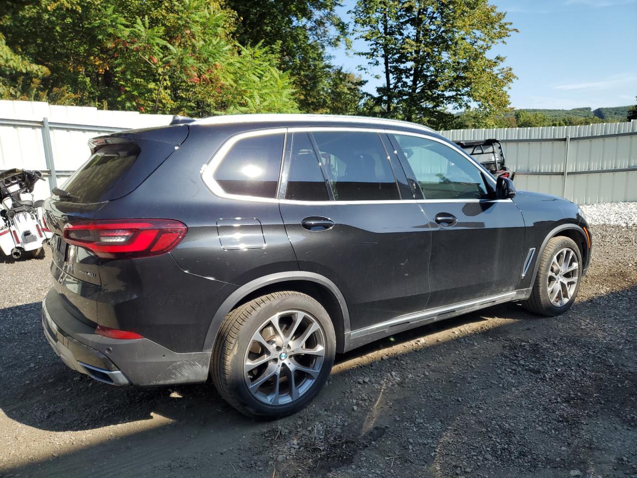 2022 BMW X5 xDrive40I - Фото 3