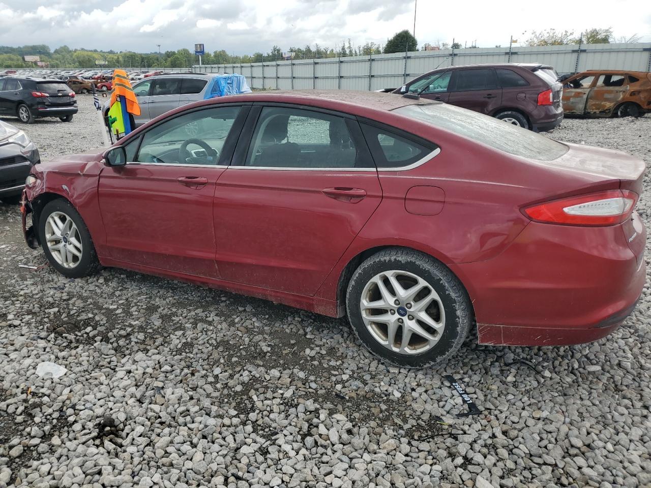 2013 Ford Fusion Se - Фото 2