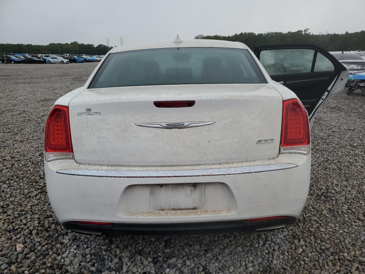 2015 Chrysler 300 Limited - Image 6