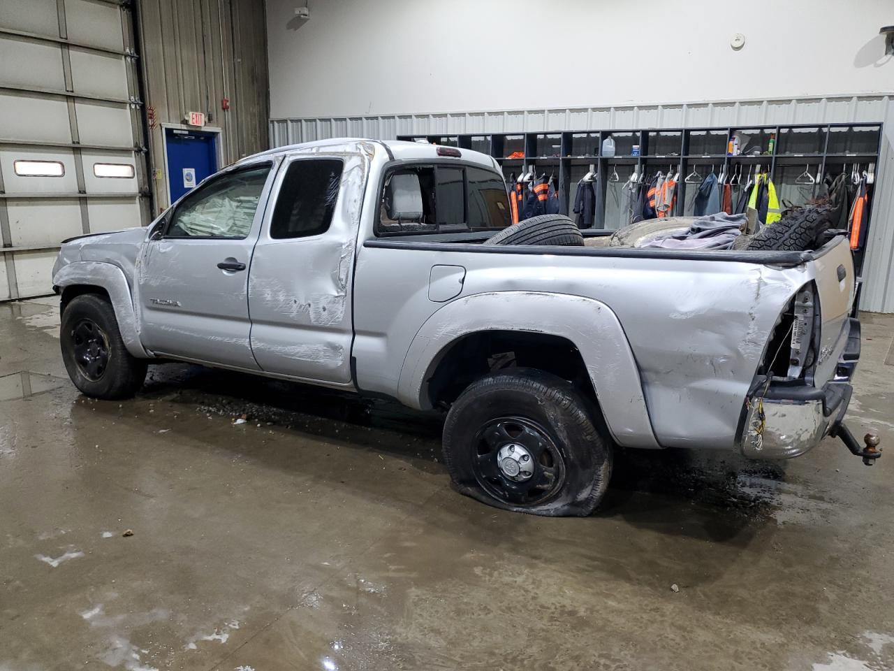 2009 Toyota Tacoma Access Cab - Image 2