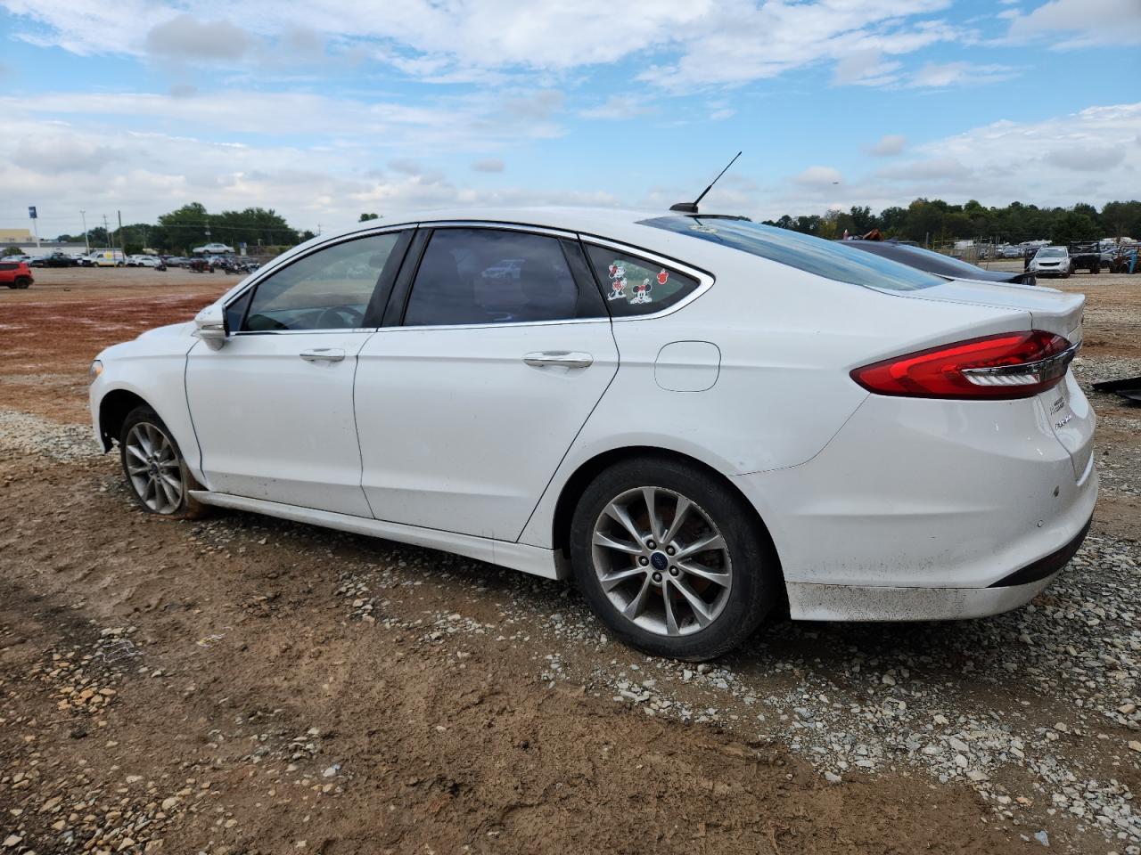 2017 Ford Fusion Se - Фото 2
