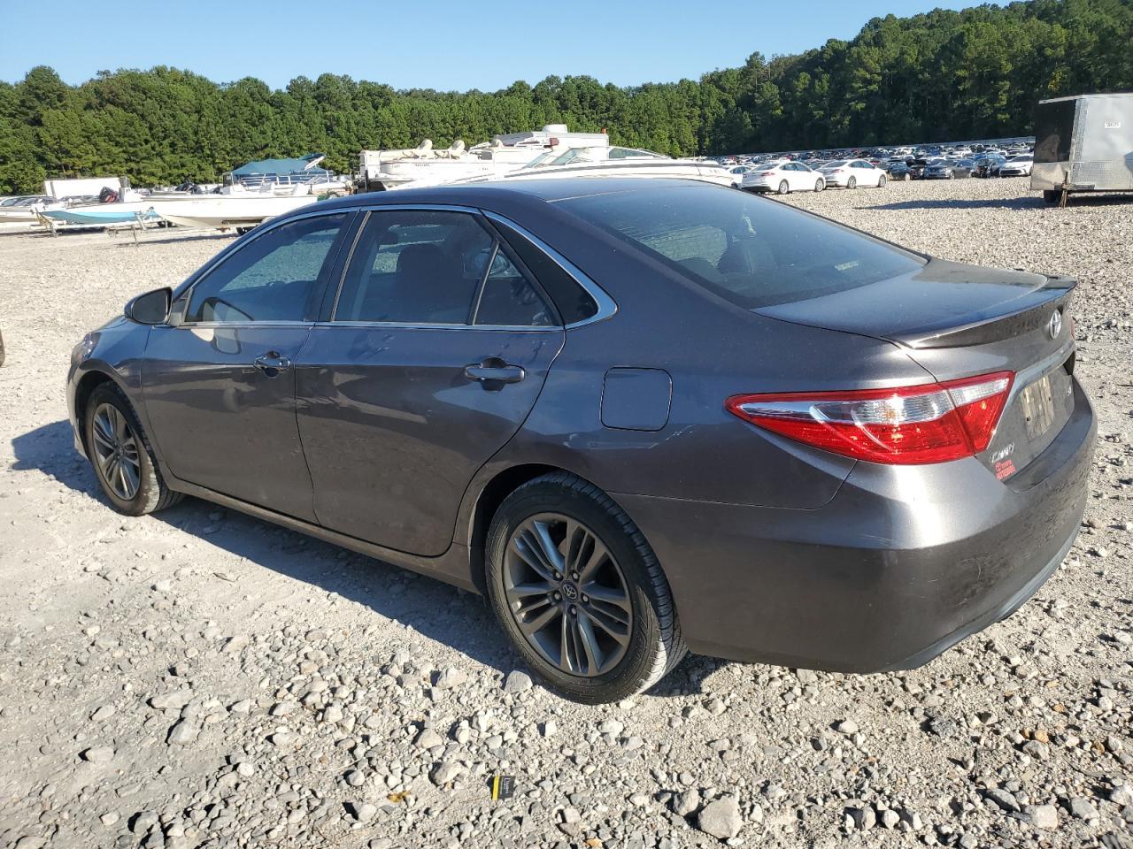 2017 Toyota Camry Le - Фото 2