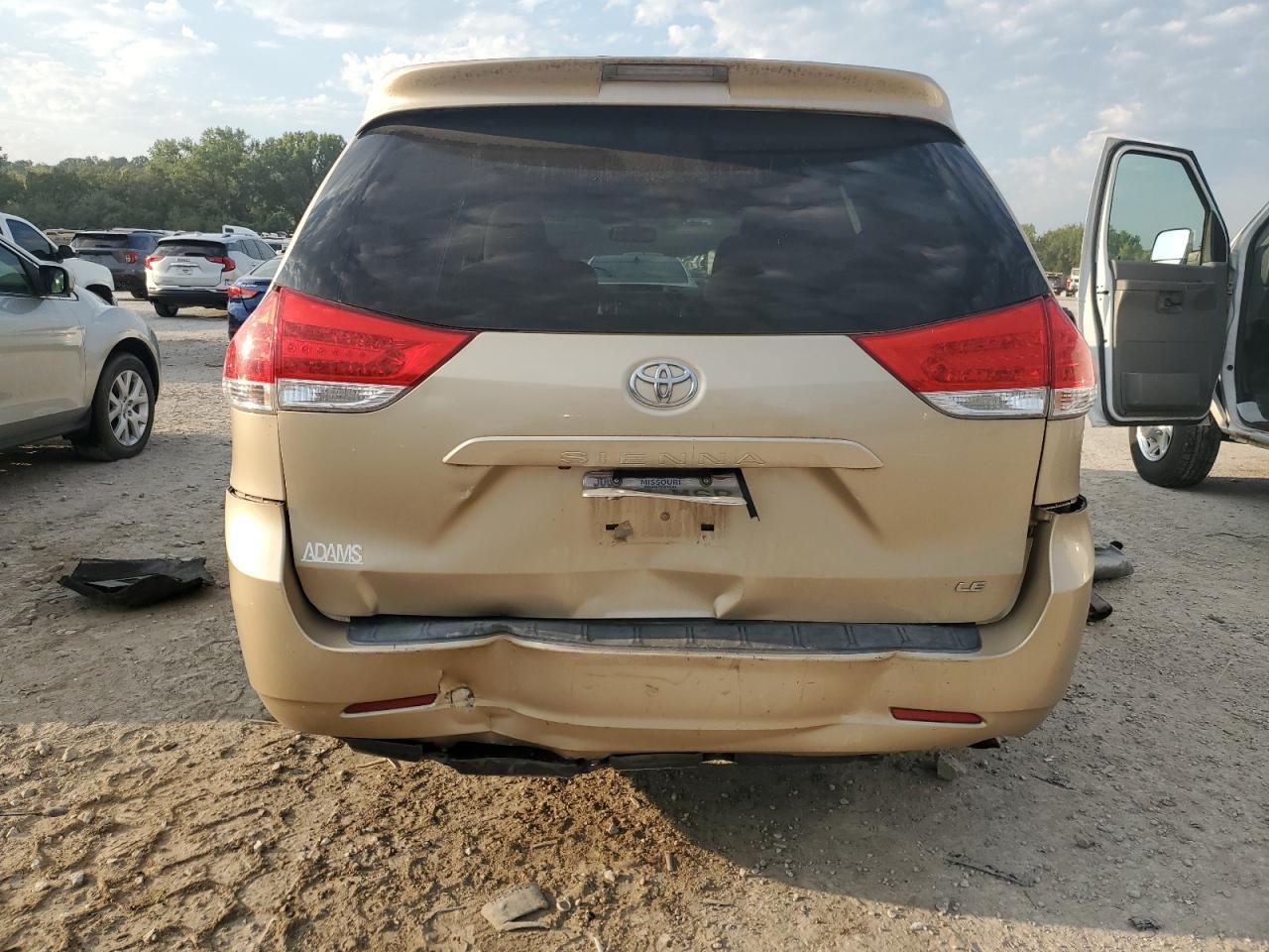 2012 Toyota Sienna Le - Фото 6