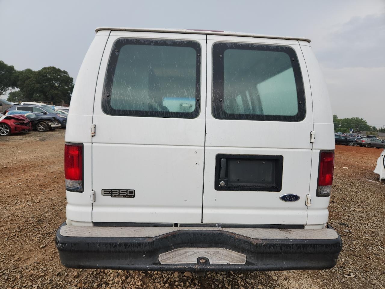 2003 Ford Econoline E350 Super Duty Van - Фото 6