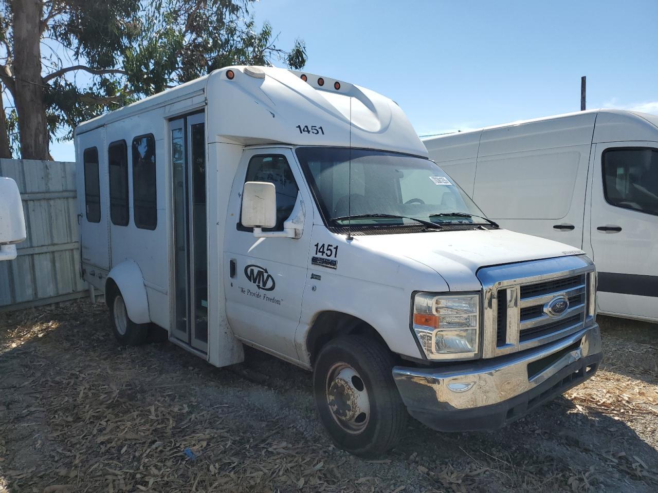 2012 Ford Econoline - Transit Vehicles Bus - Image 4