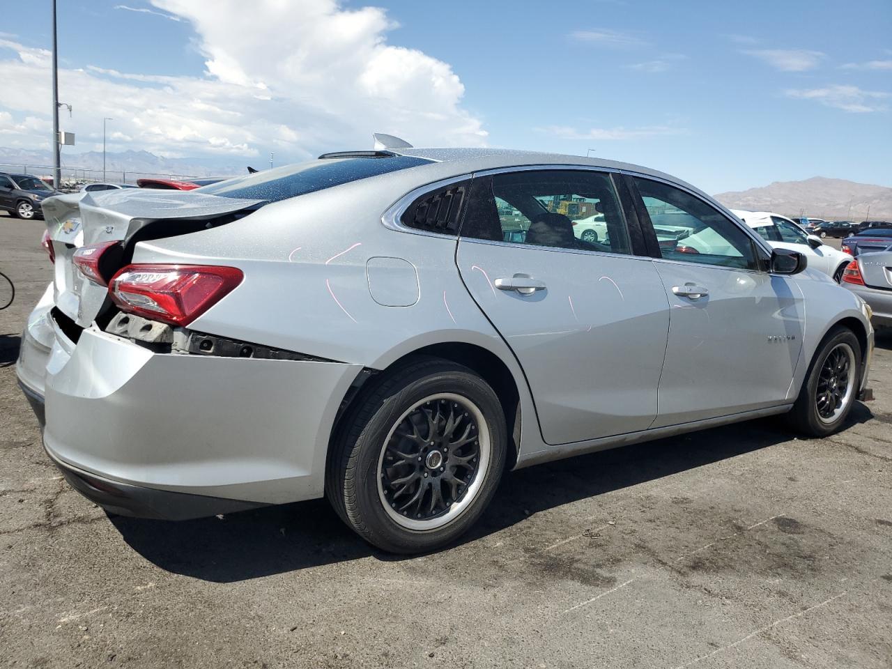 2020 Chevrolet Malibu Lt - Image 3