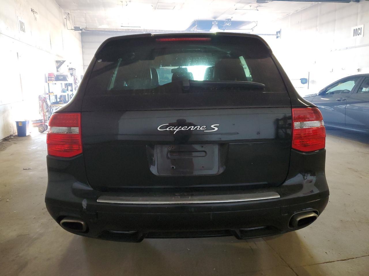 2010 Porsche Cayenne S - Image 6