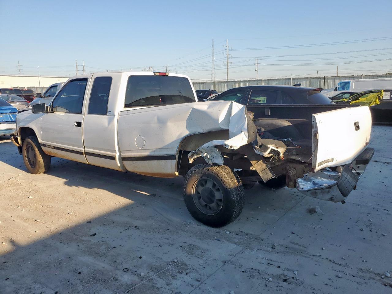 1997 GMC Sierra C1500 - Image 2