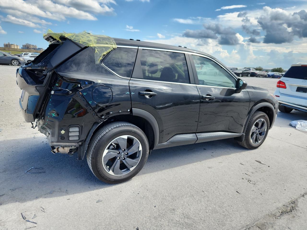 2025 Nissan Rogue Sv - Image 3