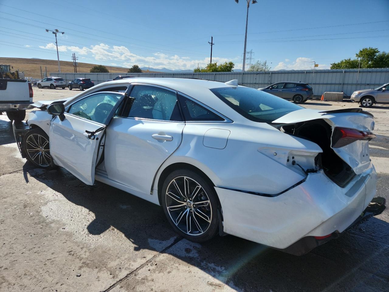 2020 Toyota Avalon Touring - Image 2