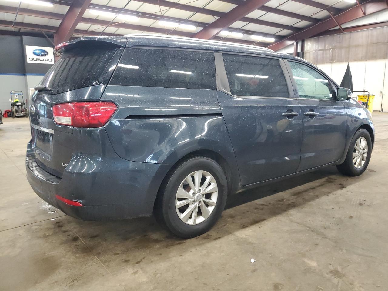 2016 Kia Sedona Lx - Image 3