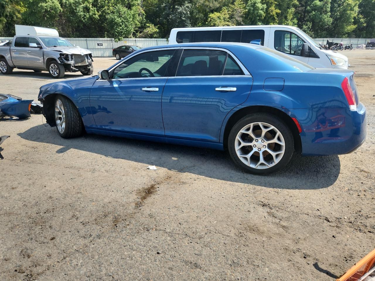 2020 Chrysler 300C - Image 2
