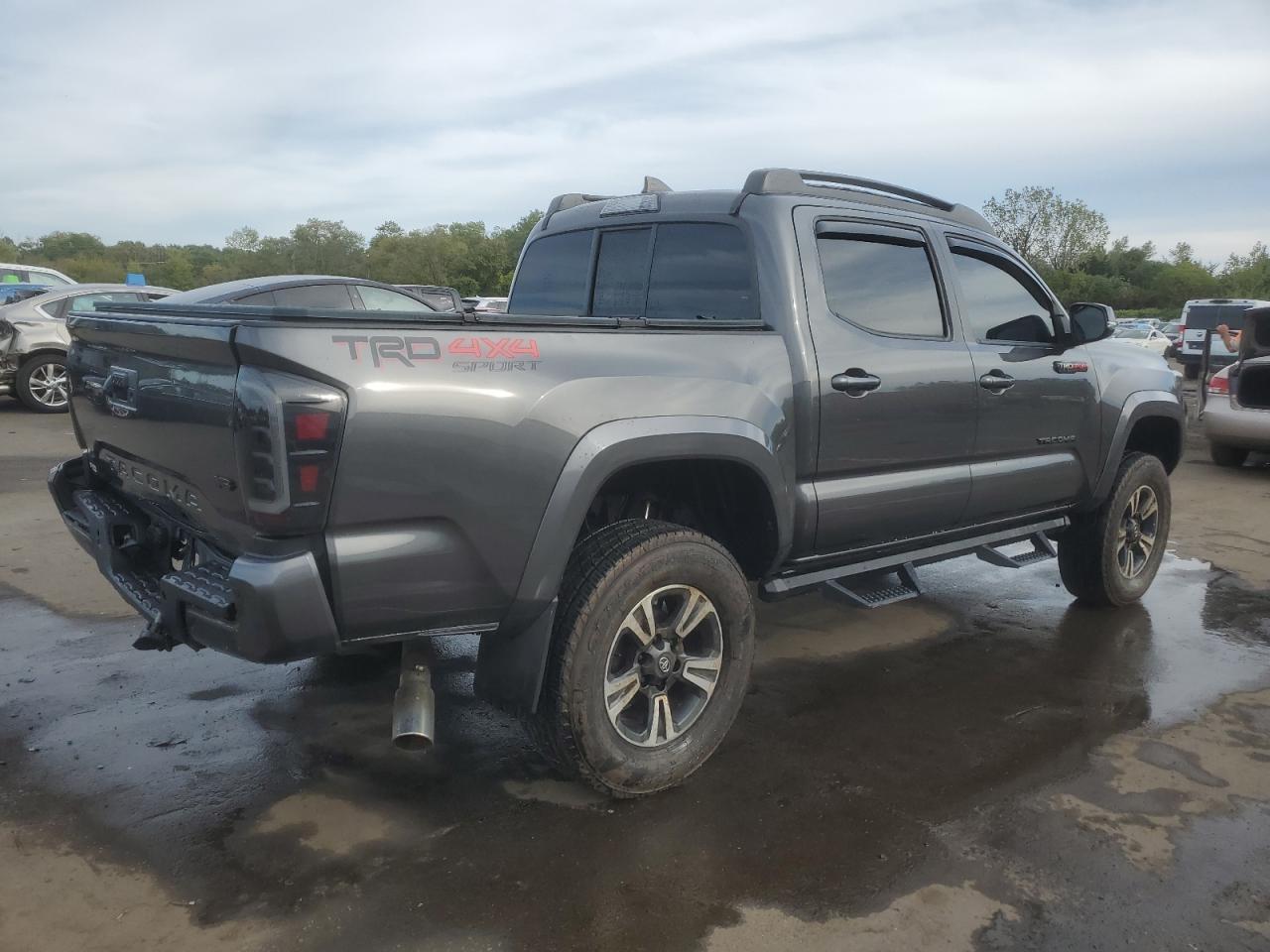 2016 Toyota Tacoma Double Cab - Image 3