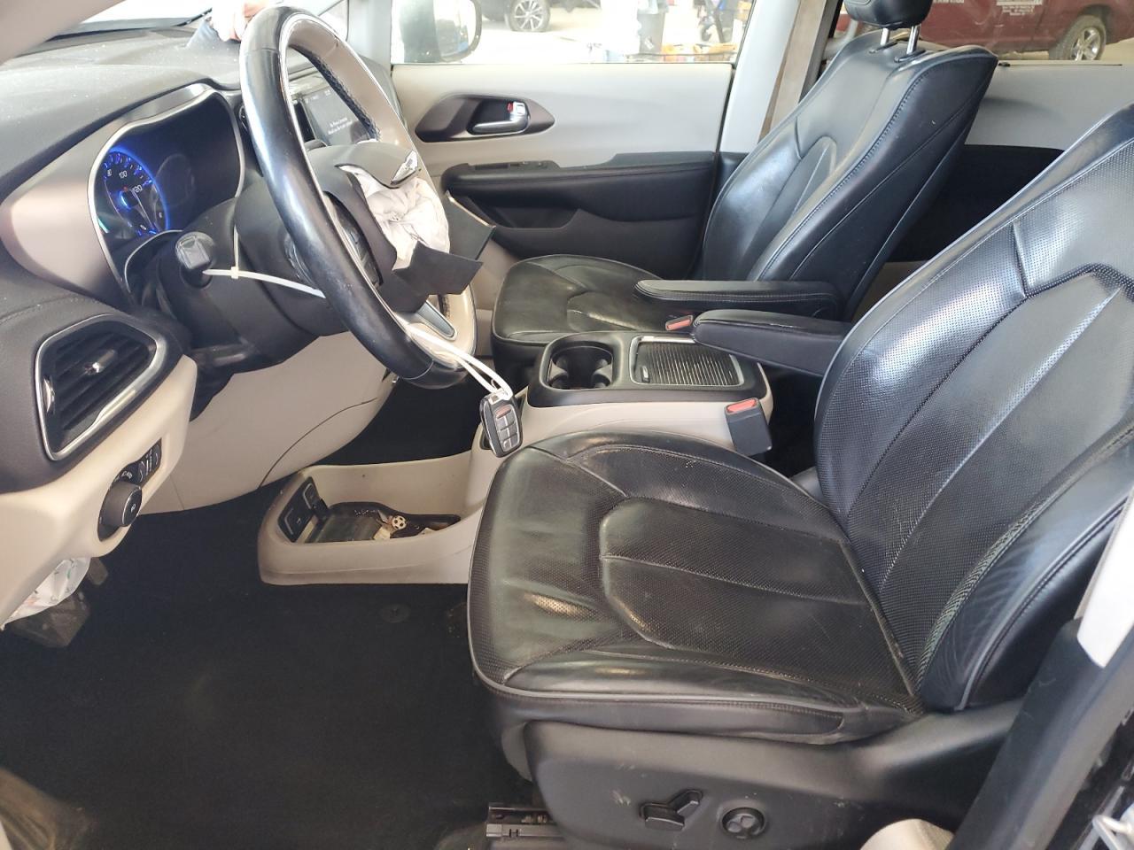 2018 Chrysler Pacifica Limited - Image 7