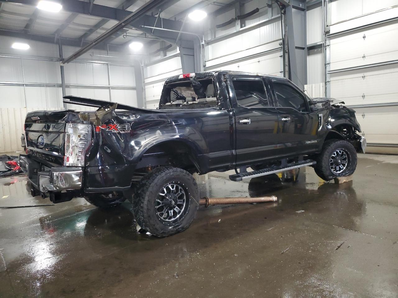 2018 Ford F250 Super Duty - Image 3