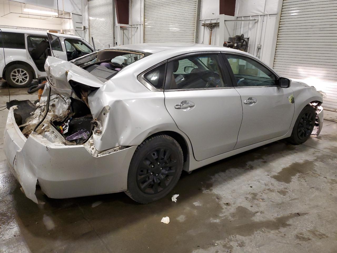 2015 Nissan Altima 2.5 - Фото 3