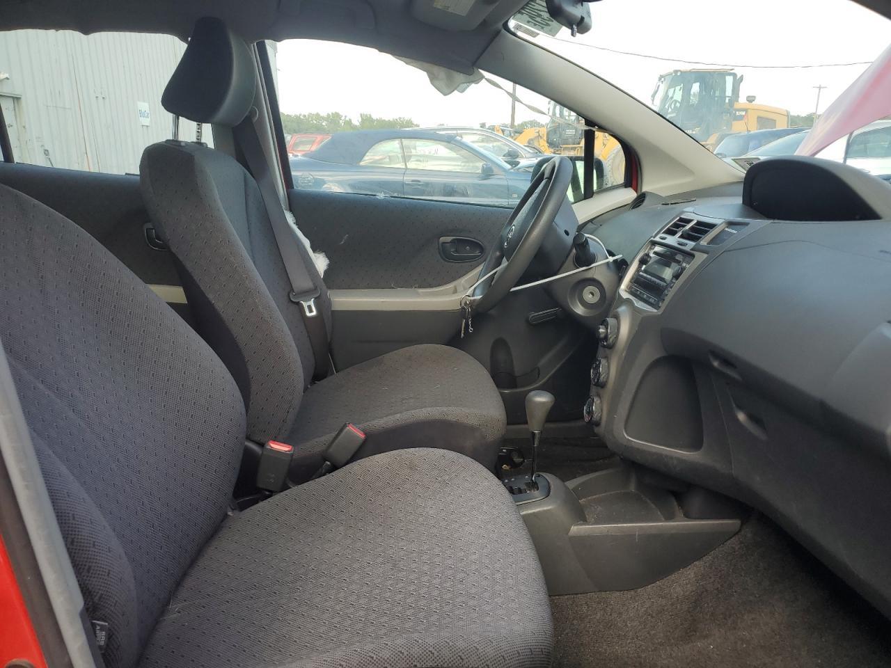 2011 Toyota Yaris Base - Image 7