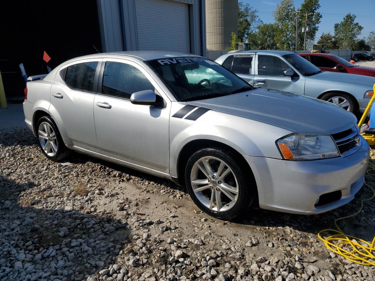 2012 Dodge Avenger Sxt - Image 4